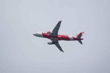 Chiangmai, Tayland - 10 Temmuz 2018: Hs-Abm Airbus A320-200 Tay Airasia. Phuket Chiangmai Havaalanı'ndan çıkar.