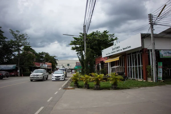 Chiangmai, Tayland - 13 Temmuz 2018: Kam Tieng ağaç Pazar. Büyük ağaç Market Chiangmai City.