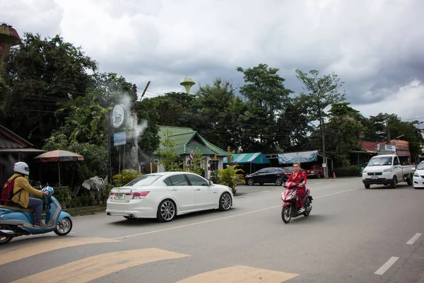 Chiangmai, Tayland - 13 Temmuz 2018: Kam Tieng ağaç Pazar. Büyük ağaç Market Chiangmai City.