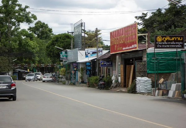 Chiangmai, Tayland - 13 Temmuz 2018: Kam Tieng ağaç Pazar. Büyük ağaç Market Chiangmai City.