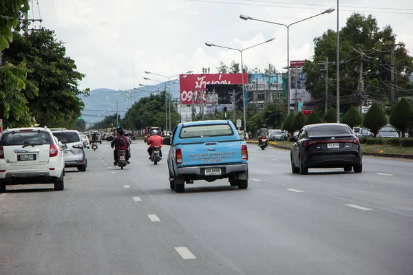 Chiangmai, Tayland - 13 Temmuz 2018: Araba ve şehir Otoban yolu üzerinde trafik. Fotoğraf Road'da yok 1001 yaklaşık 5 km şehir merkezine Chiangmai Tayland.