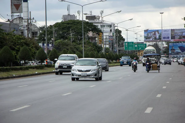 Chiangmai, Tayland - 13 Temmuz 2018: Araba ve şehir Otoban yolu üzerinde trafik. Fotoğraf Road'da yok 1001 yaklaşık 5 km şehir merkezine Chiangmai Tayland.