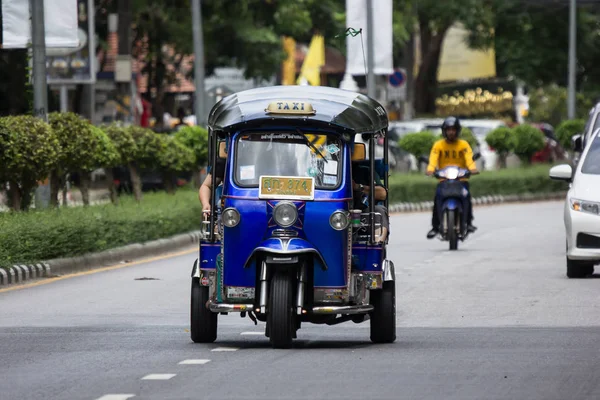 Chiangmai, Tayland - 10 Temmuz 2018: Tuk tuk taksi chiangmai hizmet şehir ve civarında. Fotoğraf doisuthep Tapınağı Road.