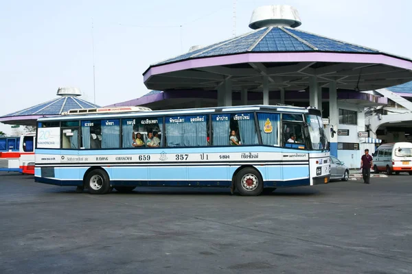 チェンマイ 2008 バスの Nakhonchai チェンマイのバスターミナルの写真 — ストック写真