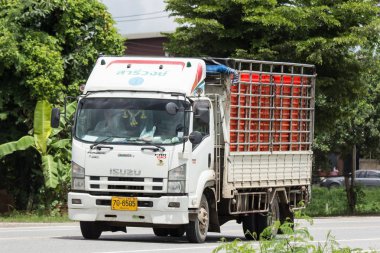 Chiangmai, Tayland - 28 Haziran 2018: Özel Isuzu kargo kamyon. Fotoğrafa yol no.1001 8 km şehir merkezine Chiangmai, Tayland.