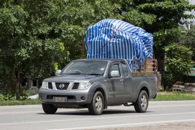 Chiangmai, Tayland - 28 Haziran 2018: Özel pikap araba, Nissan Navara. Yol no.1001, Chiangmai iş alanı 8 km.