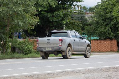 Chiangmai, Tayland - 28 Haziran 2018: Özel pikap araba, Ford Ranger. Yol no.1001, Chiangmai şehir merkezine 8 km.