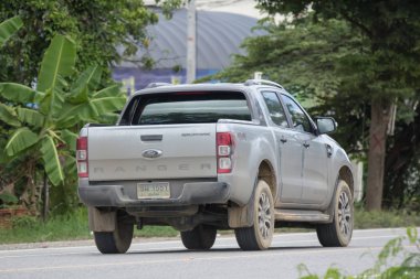 Chiangmai, Tayland - 28 Haziran 2018: Özel pikap araba, Ford Ranger. Yol no.1001, Chiangmai şehir merkezine 8 km.