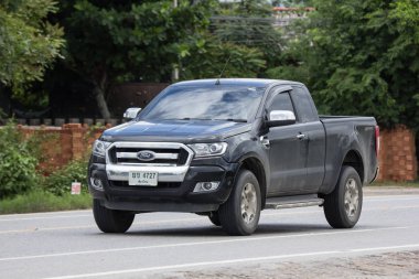 Chiangmai, Tayland - 28 Haziran 2018: Özel pikap araba, Ford Ranger. Yol no.1001, Chiangmai şehir merkezine 8 km.