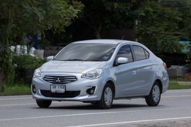 Chiangmai, Tayland - 13 Temmuz 2018: Özel araba Mitsubishi çekin. Fotoğraf Road Hayır 121 hakkında 8 km şehir merkezine Chiangmai, Tayland.