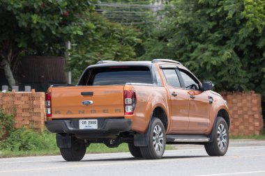 Chiangmai, Tayland - 13 Temmuz 2018: Özel pikap araba, Ford Ranger. Yol no.1001, Chiangmai şehir merkezine 8 km.
