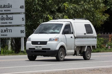 Chiangmai, Tayland - 13 Temmuz 2018: Özel Suzuki Carry al araba. Fotoğraf Road'da yok 121 hakkında 8 km şehir merkezine Chiangmai Tayland.