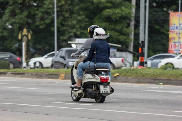 Chiangmai Thailand July 2018 Man Automatic Scooter Yamaha Filano Motorcycle — Stock Photo, Image