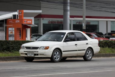 Chiangmai, Tayland - 19 Temmuz 2018: Özel otomobil, Toyota Soluna Vios. Yol no.1001, Chiangmai iş alanı 8 km.