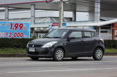 Chiangmai, Tayland - 20 Temmuz 2018: Özel Eko kent araba Suzuki Swift. Fotoğrafa yol no.121 8 km şehir merkezine Chiangmai, Tayland.