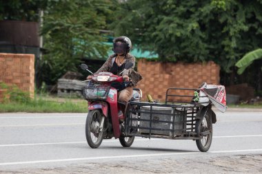 Chiangmai, Tayland - 23 Temmuz 2018: Özel motosiklet, Honda Dream. Fotoğrafa yol no.121 8 km şehir merkezine Chiangmai, Tayland.