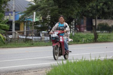 Chiangmai, Tayland - 23 Temmuz 2018: Özel motosiklet, Honda Dream. Fotoğrafa yol no.121 8 km şehir merkezine Chiangmai, Tayland.