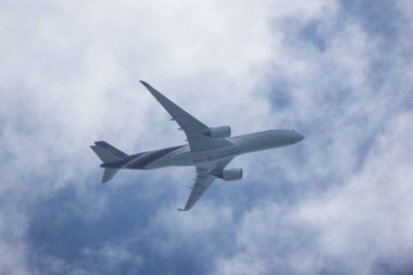 Chiangmai, Tayland - 24 Temmuz 2018: Hs-Thk Airbus A350-900 Thaiairway Tg105. Bangkok'a Chiangmai Havaalanı'ndan çıkar.