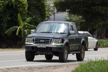 Chiangmai, Tayland - 23 Temmuz 2018: Özel pikap araba, Ford Ranger. Yol no.1001, Chiangmai şehir merkezine 8 km.