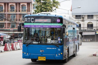 Chiangmai, Tayland - 8 Ağustos 2018: Rtc Blk otobüs veya Chiangmai akıllı otobüs. Şehir ücretsiz Wi-Fi otobüs ve bilet için Transit tavşan kartımı kullan hizmetinde.