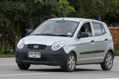 Chiangmai, Tayland - 24 Temmuz 2018: Özel araba, Kia Picanto K1, Kore ürün. Fotoğrafa yol no.121 8 km şehir merkezine Chiangmai, Tayland.