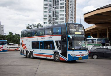 Chiangmai, Tayland - 8 Ağustos 2018: Vintour Şirket otobüs. Rota Phitsanulok ve Chiangmai. Fotoğraf Chiangmai otobüs istasyonu.