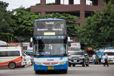 Chiangmai, Tayland - 8 Ağustos 2018: Vintour Şirket otobüs. Rota Phitsanulok ve Chiangmai. Fotoğraf Chiangmai otobüs istasyonu.