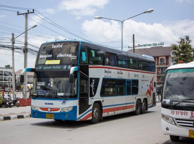 Chiangmai, Tayland - 8 Ağustos 2018: Vintour Şirket otobüs. Rota Phitsanulok ve Chiangmai. Fotoğraf Chiangmai otobüs istasyonu.