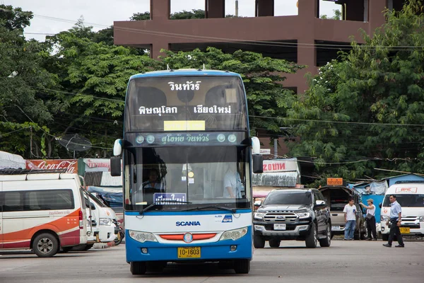 Chiangmai, Tayland - 8 Ağustos 2018: Vintour Şirket otobüs. Rota Phitsanulok ve Chiangmai. Fotoğraf Chiangmai otobüs istasyonu.