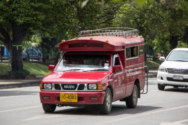 Chiangmai, Tayland - 10 Ağustos 2018: Kırmızı Mini kamyon taksi Chiangmai. Hizmet Chiangmai şehir içinde. Chiangmai şehrinde yolda fotoğraf.