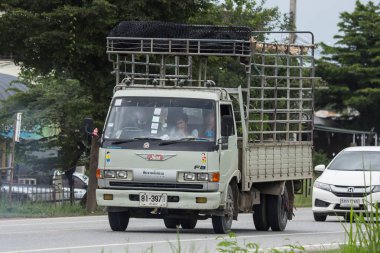 Chiangmai, Tayland - 24 Temmuz 2018: Özel Hino kargo kamyon. Fotoğrafa yol no.1001 8 km şehir merkezine Chiangmai, Tayland.