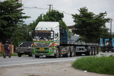 Chiangmai, Tayland - 24 Temmuz 2018: Özel Hino kargo kamyon. Fotoğrafa yol no.1001 8 km şehir merkezine Chiangmai, Tayland.