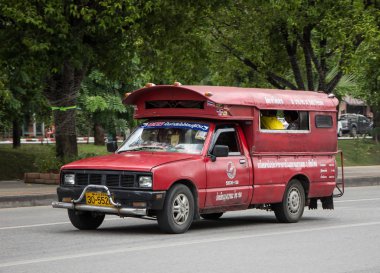 Chiangmai, Tayland - 10 Ağustos 2018: Kırmızı Mini kamyon taksi Chiangmai. Hizmet Chiangmai şehir içinde. Chiangmai şehrinde yolda fotoğraf.