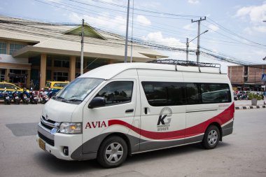 Chiangmai, Tayland - 8 Ağustos 2018: Prempracha şirket van. Mae hong son ve Chiangmai yönlendirmek. Fotoğraf Chiangmai otobüs istasyonu, Tayland.