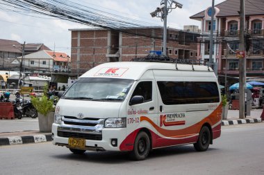 Chiangmai, Tayland - 8 Ağustos 2018: Prempracha şirket van. Mae hong son ve Chiangmai yönlendirmek. Fotoğraf Chiangmai otobüs istasyonu, Tayland.