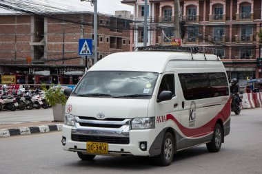 Chiangmai, Tayland - 8 Ağustos 2018: Prempracha şirket van. Mae hong son ve Chiangmai yönlendirmek. Fotoğraf Chiangmai otobüs istasyonu, Tayland.