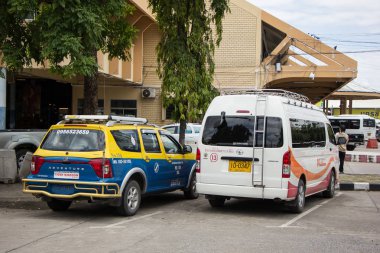 Chiangmai, Tayland - 8 Ağustos 2018: Prempracha şirket van. Mae hong son ve Chiangmai yönlendirmek. Fotoğraf Chiangmai otobüs istasyonu, Tayland.