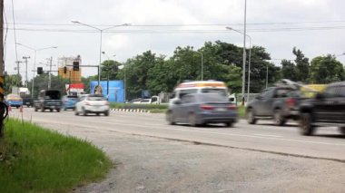 Zaman atlamalı araba ve trafik kent Road, chiangmai.