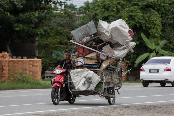 Overloaded car hi-res stock photography and images - Alamy