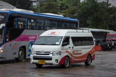 Chiangmai, Tayland - 18 Ağustos 2018: Prempracha şirket van. Mae hong son ve Chiangmai yönlendirmek. Fotoğraf Chiangmai otobüs istasyonu, Tayland.