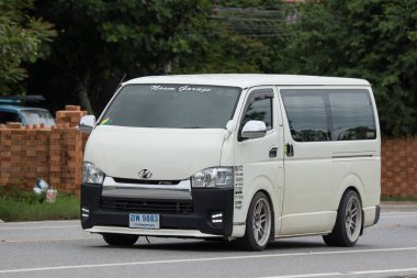 Chiangmai, Tayland - 31 Temmuz 2018: Özel Toyota Ventury van. Yol no.1001, Chiangmai iş alanı 8 km.