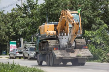 Chiangmai, Tayland - 2 Ağustos 2018: Özel Hyundai ekskavatör kamyon. Yol no.1001, Chiangmai şehir merkezine 8 km.