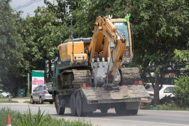 Chiangmai, Tayland - 2 Ağustos 2018: Özel Hyundai ekskavatör kamyon. Yol no.1001, Chiangmai şehir merkezine 8 km.