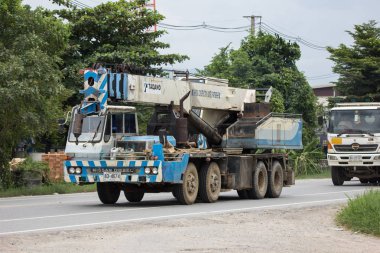Chiang Mai, Tayland-23 Nisan 2017: özel vinç kamyon şehir yol üzerinde. Fotoğraf Road Hayır 121 hakkında 8 km şehir merkezine Chiangmai, Tayland.