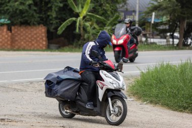 Chiangmai, Tayland - 3 Ağustos 2018: Özel motosiklet, Honda'ı tıklatın. Fotoğrafa yol no.121 8 km şehir merkezine Chiangmai, Tayland.