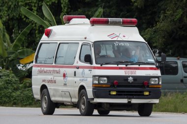 Chiangmai, Tayland - 3 Ağustos 2018: Ambulans van Chiang Mai Belediyesi. Yol no.1001, Chiangmai şehir merkezine 8 km.