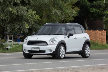 Chiangmai, Tayland - 3 Ağustos 2018: Özel araba Mini cooper. Yol no.1001 Chiangmai iş alanı 8 km.