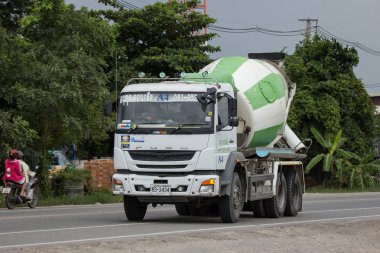 Chiangmai, Tayland - 3 Ağustos 2018: Çimento kamyonu Anukul beton şirketi. Fotoğraf Road Hayır 121 hakkında 8 km şehir merkezine Chiangmai, Tayland.