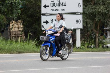 Chiangmai, Tayland - 3 Ağustos 2018: Özel motosiklet, Honda Dream. Fotoğrafa yol no.121 8 km şehir merkezine Chiangmai, Tayland.
