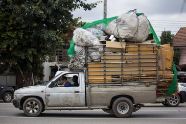 Chiangmai, Tayland - 6 Ağustos 2018: Özel pikap araba, Nissan büyük M. Yol no.1001, Chiangmai iş alanı 8 km.